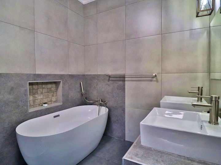 11a46128-0d43-4052-98db-f89330b26d4f